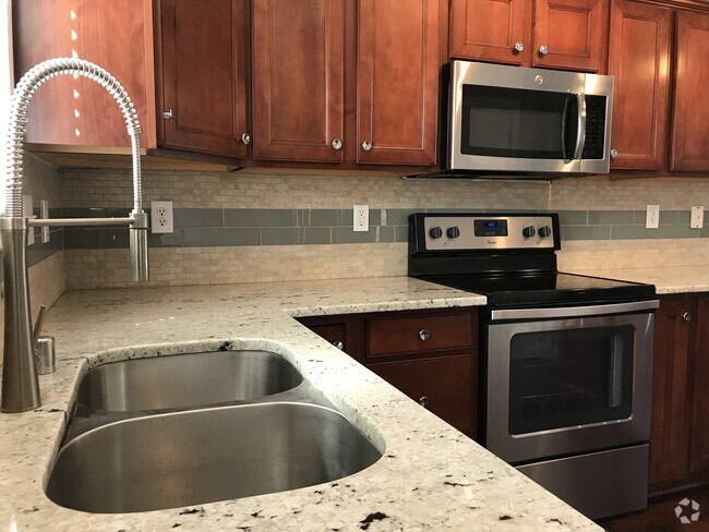 Deep double bowl stainless sink - 2629 Whiteberry Dr Rental