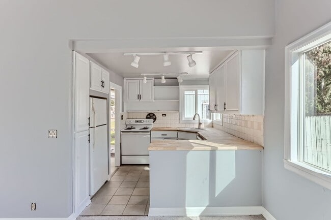 Photo - Updated 3 Bed 1.5 Bath Shoreline Home with...