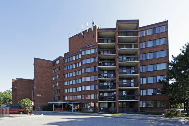 Primary Photo - 2375 The Collegeway