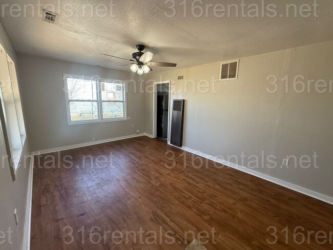 Photo - $950 - 3 bedroom / 1 bathroom - Single Family Home