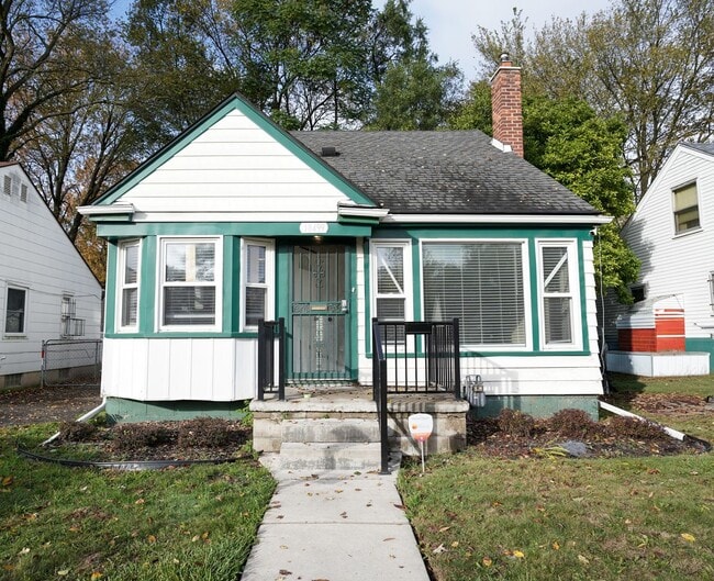 Building Photo - This beautifully updated 3-bedroom, 1-bath...