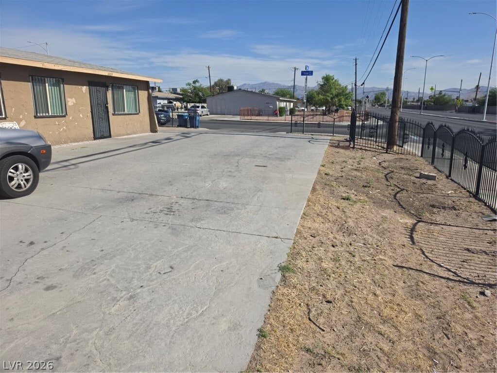 Photo - 1809 Putnam Ave