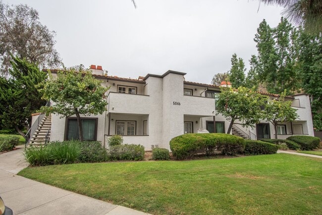 Building Photo - 2 Bedroom 2 Bathroom Condo Available For Rent In Collwood Meadows!