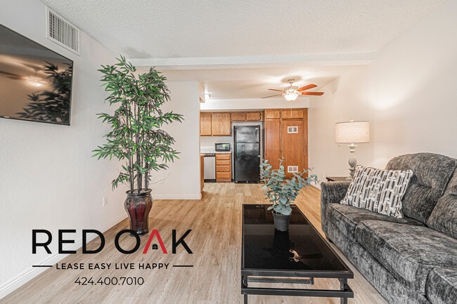 Photo - 6601 Victoria Ave Unidad 484