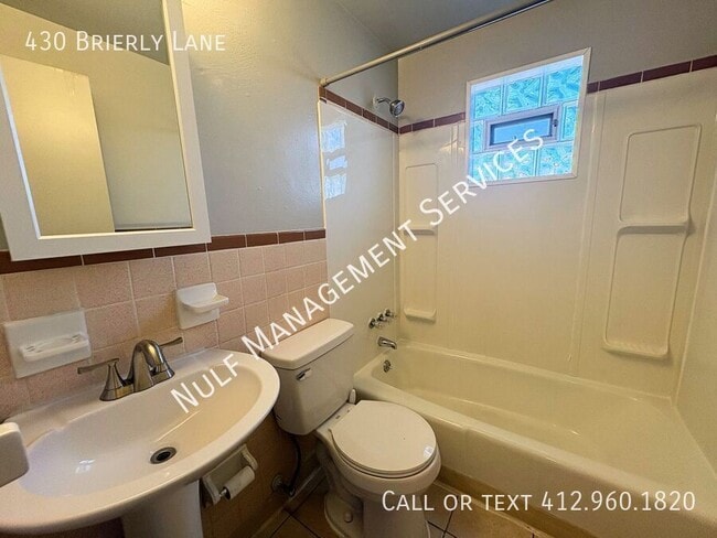 Photo - 430 Brierly Ln