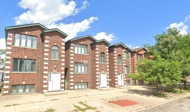 Building Photo - 2720 W 37th Pl Unit 1 Rental