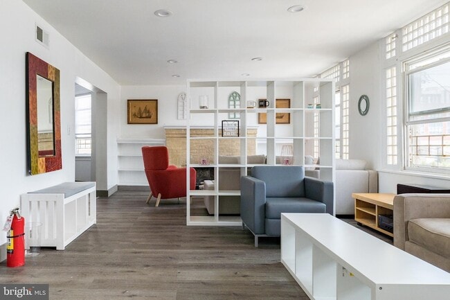 Photo - 3809 Ventnor Ave Unidad 3