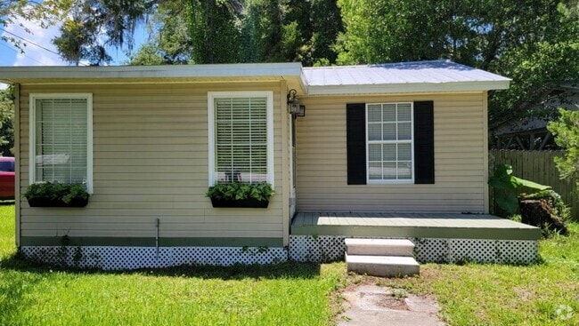 Building Photo - 18499 Shady Side Dr Rental