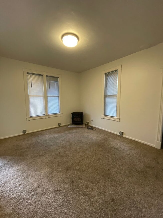 Photo - 491 NW Beaver St