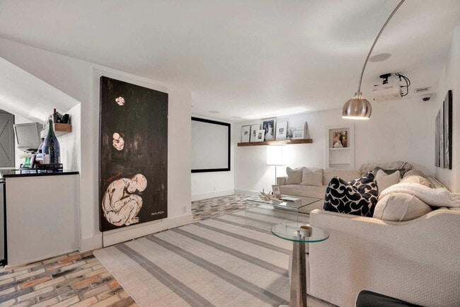 Photo - 802 N Park Ave Unit ID1375235P