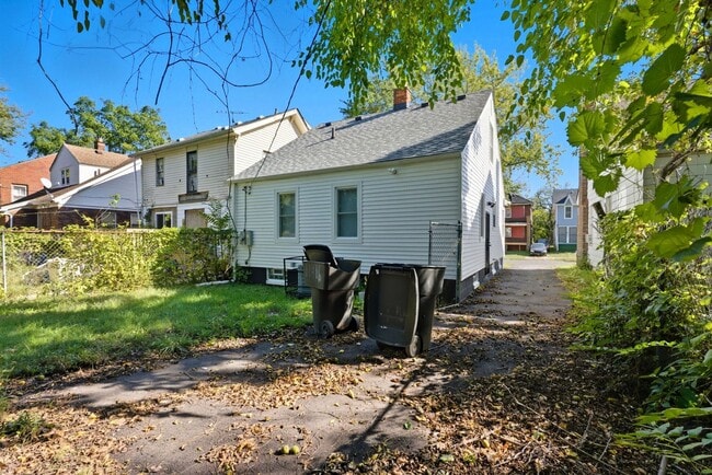 Photo - Holiday Special Reduce Rent