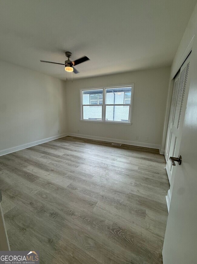 Photo - 1157 Boulevard