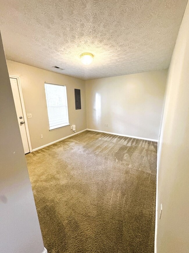 Photo - 315 Emerson Ln
