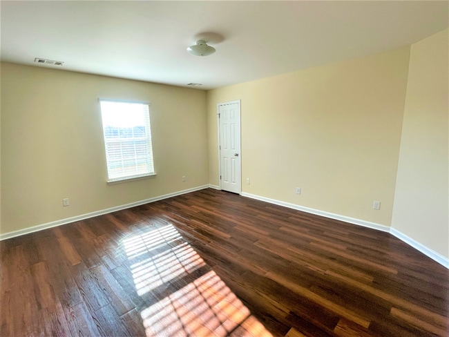 Photo - 14 Miller Park Cir