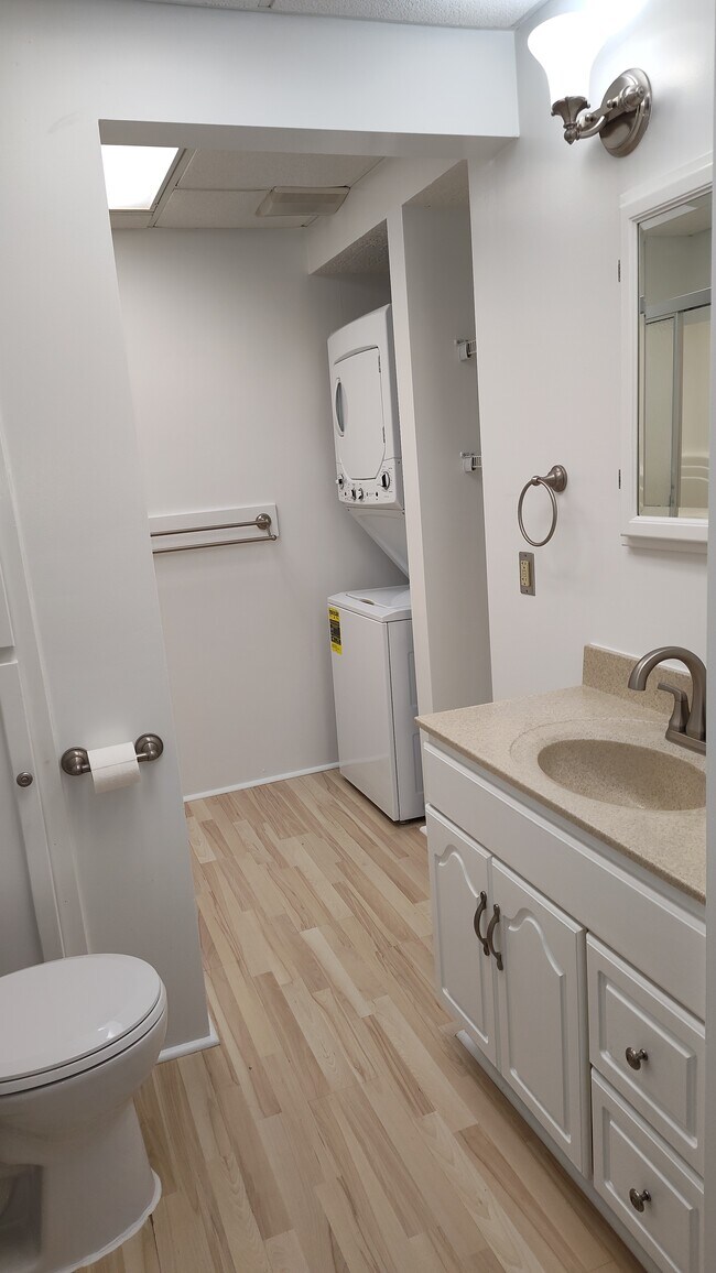 Photo - 759 Park Ave Unit 759 1/2 Park Avenue