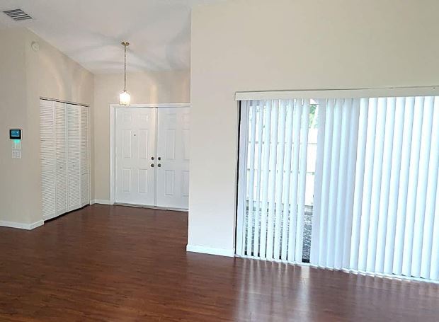 Photo - 10140 Torchwood Ave