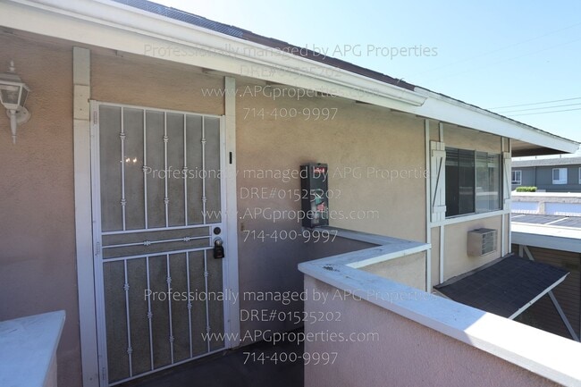 Photo - 414 N Clark St