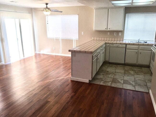 Photo - Large 3 Bedroom 2.5 Bath House w/ Garage in Vallejo -- COMING SOON !!!