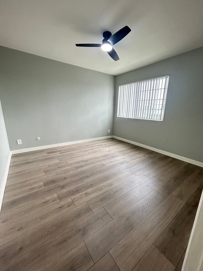 8821 Owensmouth Ave Unit 9