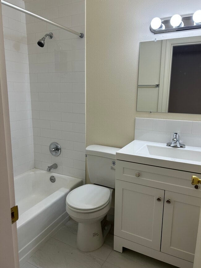 Photo - 936 Broadway E Unidad 11