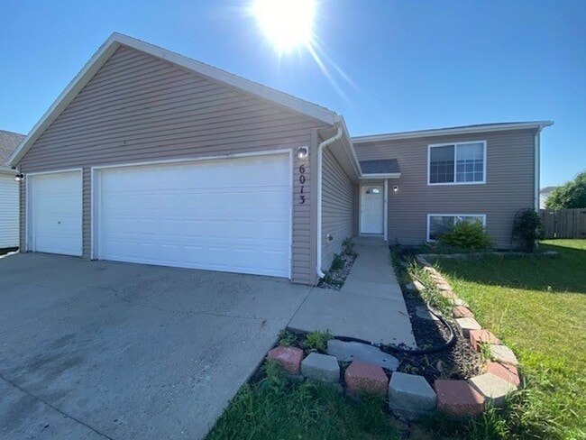 Building Photo - 6013 23rd St S