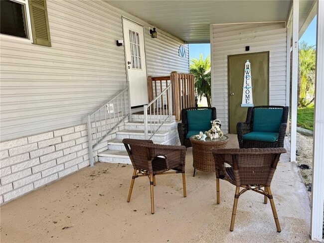 Photo - 10942 Poplar St NE