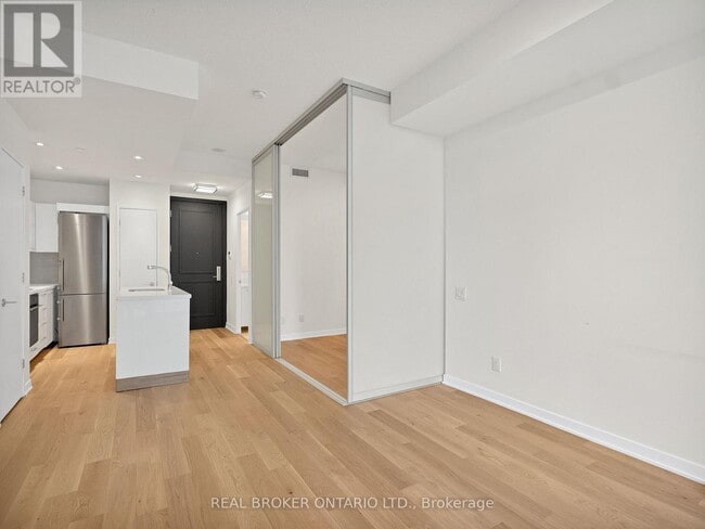 Photo - 90 Park Lawn Rd Unité 902