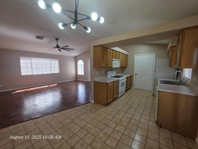 Photo - 1801 Chicago Ave