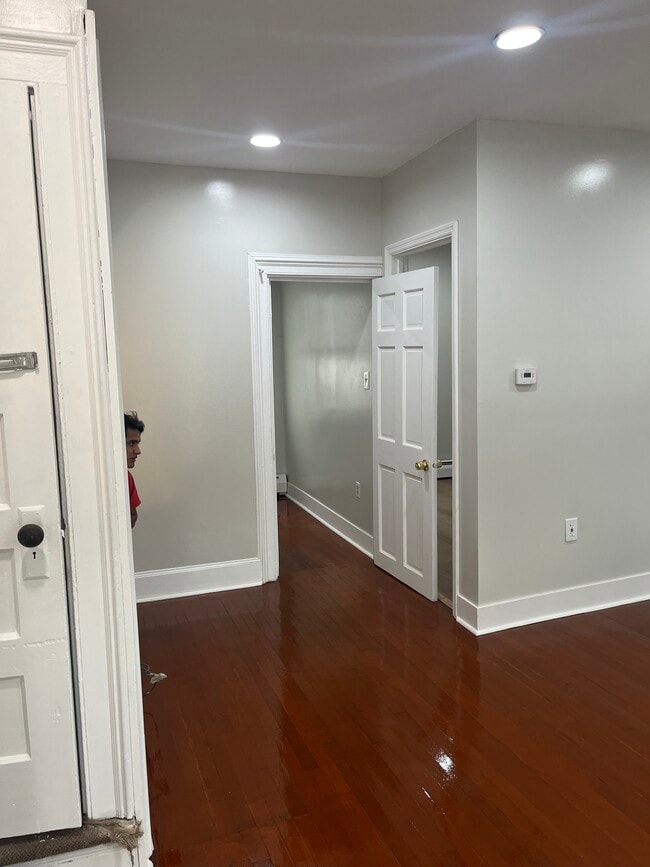 Photo - 16 Mohawk St