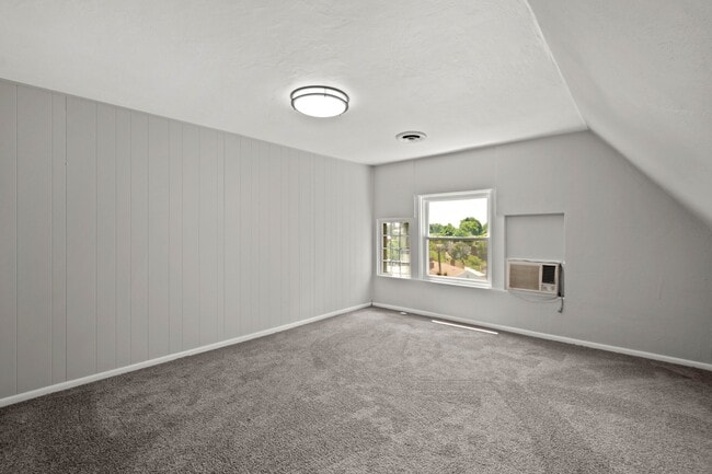 1025 Brownsville Rd Unit 4
