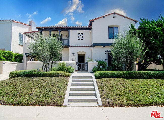 Building Photo - 228 S Orange Dr