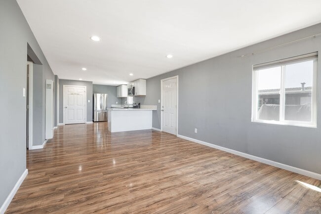 Photo - *REDUCED DEPOSIT* Spacious 3-Bedroom Upgra...