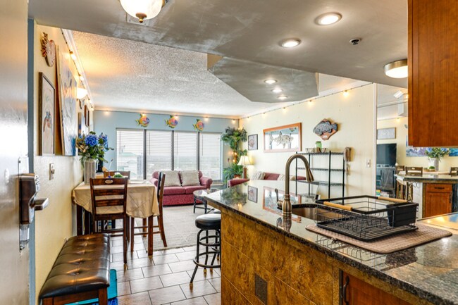 Building Photo - 1605 S Ocean Blvd Rental