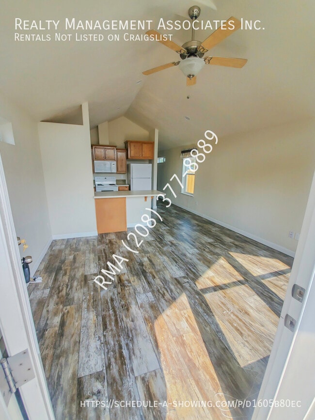 Photo - 320 S 2nd Ave