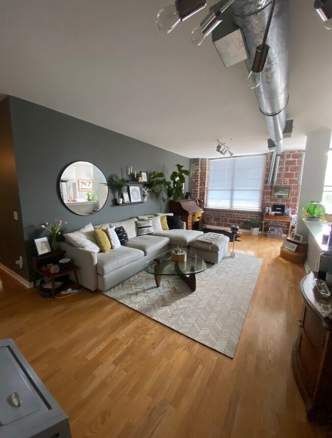 Building Photo - 800 Peachtree St NE Unit 8506