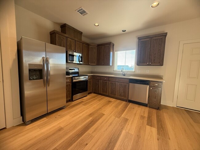 Photo - 207 Railroad Ave