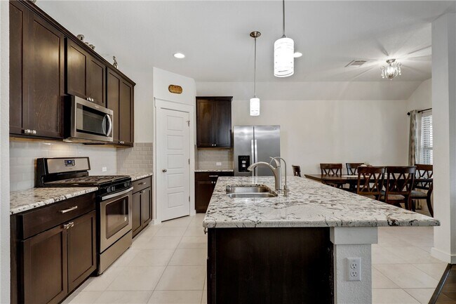 Photo - 17121 Lathrop Ave