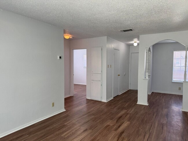 Photo - 132 Meadow Way