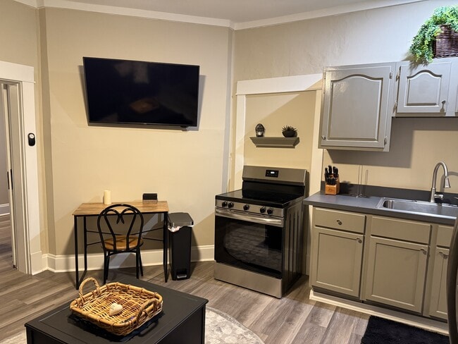 Photo - 609 S Main St Unit 1