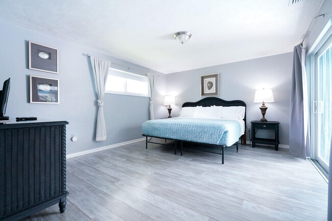 Photo - 1351 Oaklawn Ct