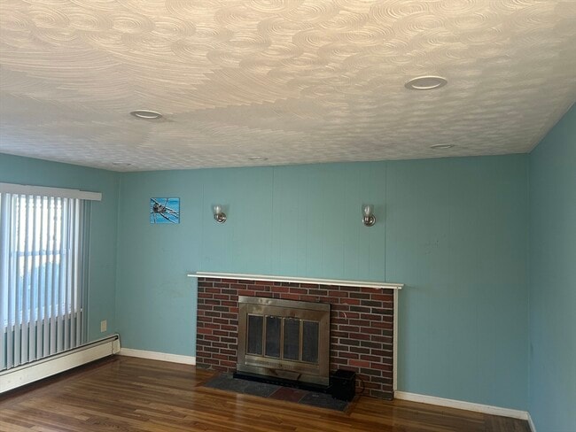 Photo - 4 Meadowview Ln