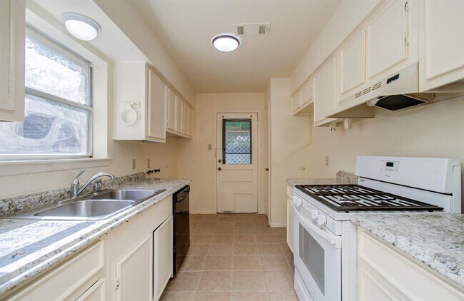 Photo - 3122 Scotch Moss Ln