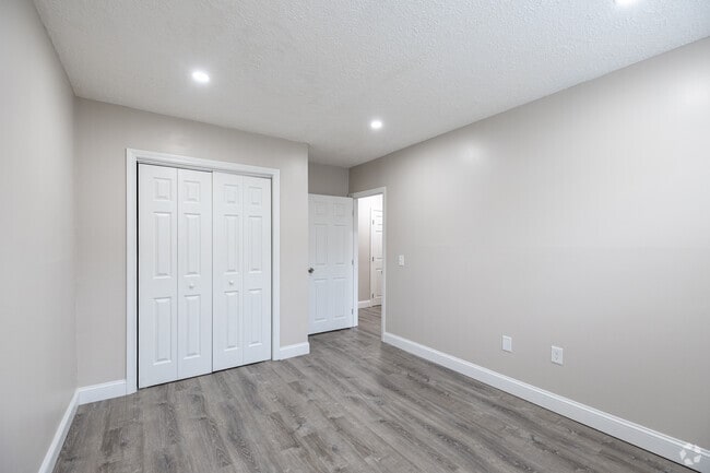 2BR, 1BA - 800SF - Bedroom