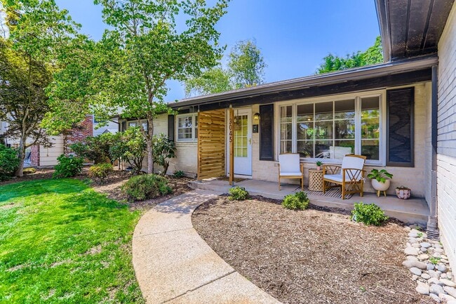 Building Photo - Cedar Hills 3 Bedroom, 2.5 Bathroom Ranch