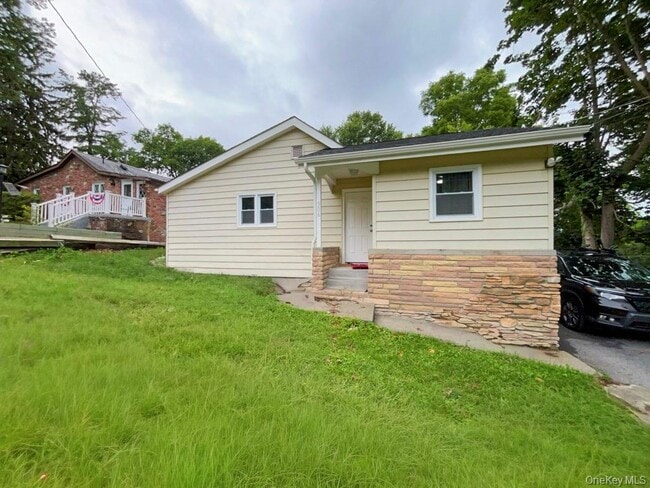 Building Photo - 306 3rd Rd