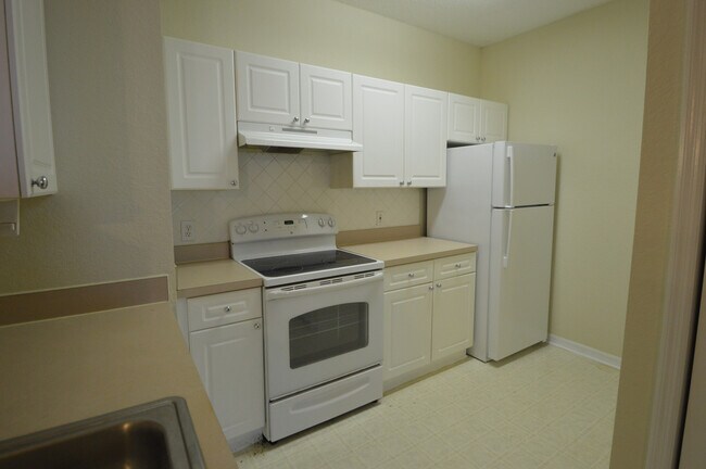 Photo - TAMPA: 2 bed/ 2bath condo on 2nd floor in ... Unit 426