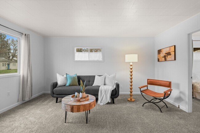 Photo - 420 E Sanson Ave