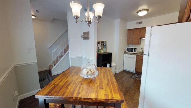Two Bedroom Townhome Dining/Kitchen/Foyer