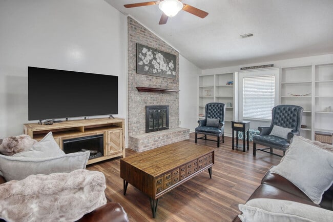 Photo - 104 Spanish Oak Dr Unidad ID1356508P