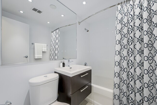 Photo - 2700 Bathurst Street